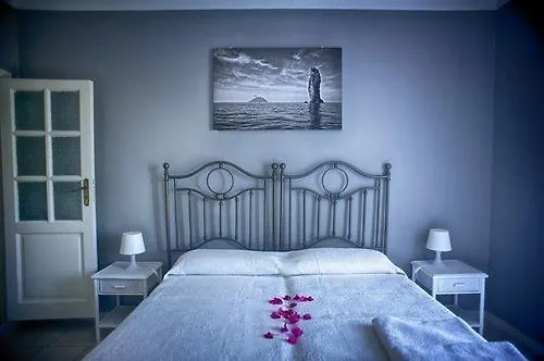 Alojamento de Acomodação e Pequeno-almoço B&B Il Cappero Lípara Itália